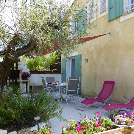 Сasa de vacaciones With Private Terrace,